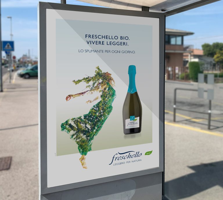 Campagna ADV Freschello affissa alla fermata dell'autobus